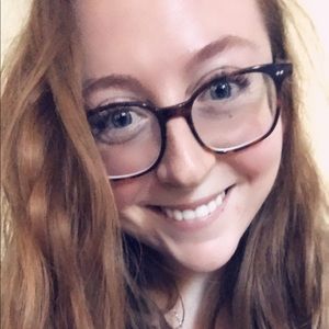 Meet your Posher, Leah